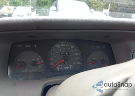 2000 Mercury Grand Marquis Gs из США, поврежденный, VIN 2MEFM74W9YX631315